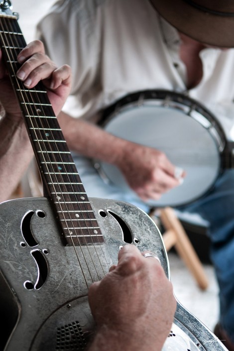 dobro banjo street musicians