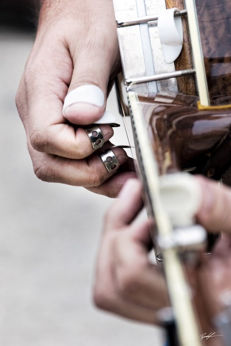 banjo player hands bluegrass